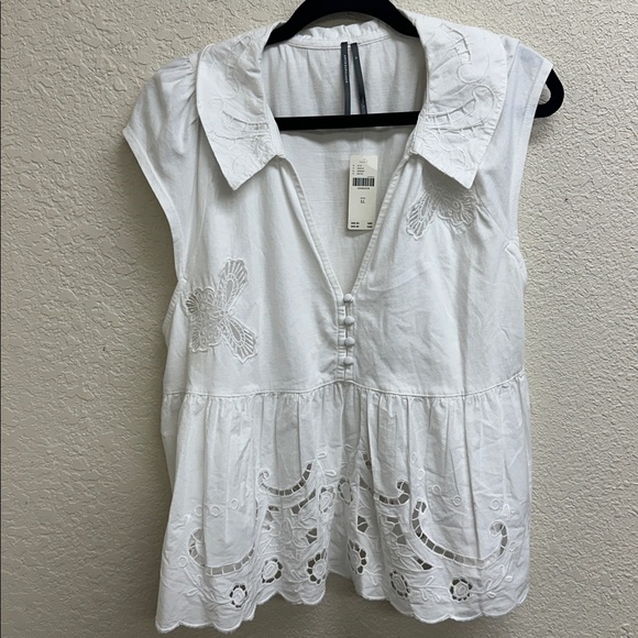 NWT Anthropologie Cutwork Babydoll Blouse - Picture 2 of 4